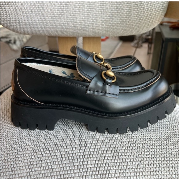 Gucci Leather Lug Sole Loafers in Black 38.5 - Picture 2 of 11